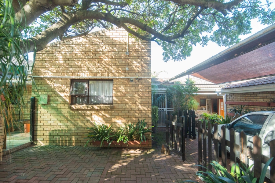 6 Bedroom Property for Sale in Bluewater Bay Eastern Cape